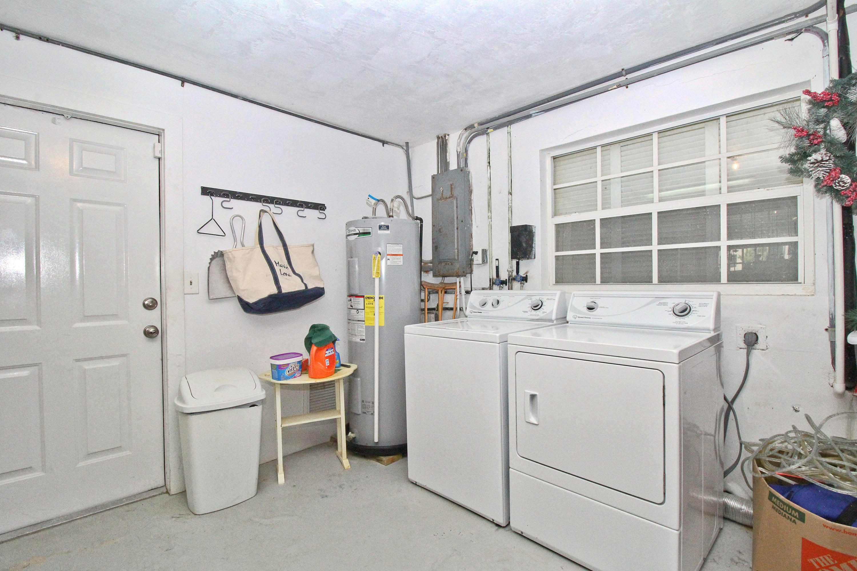 558 Sombrero Beach Road Marathon, FL 33050 - Photo 52 of 55 Downstairs Enclosure