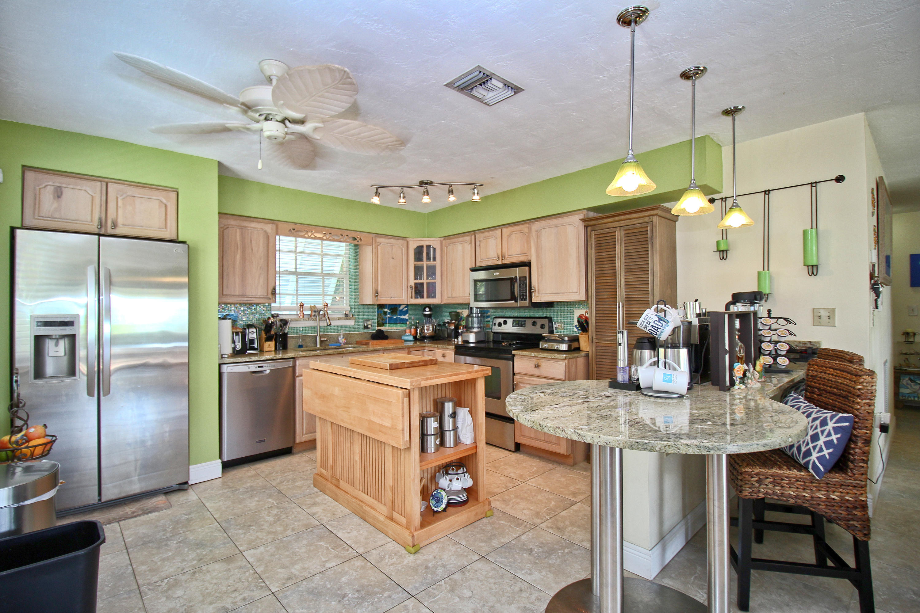 558 Sombrero Beach Road Marathon, FL 33050 - Photo 9 of 55 Kitchen