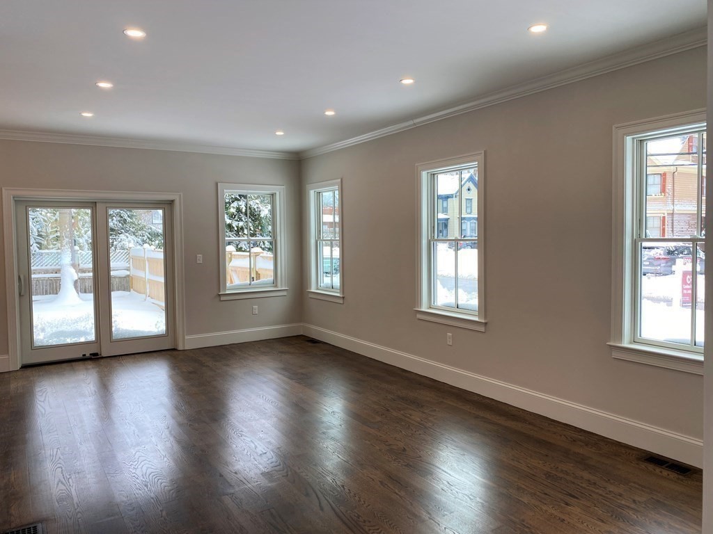 29 Linden Street, Unit 29 Needham, MA 02492 - Photo 7 of 38 Gallery Image 7