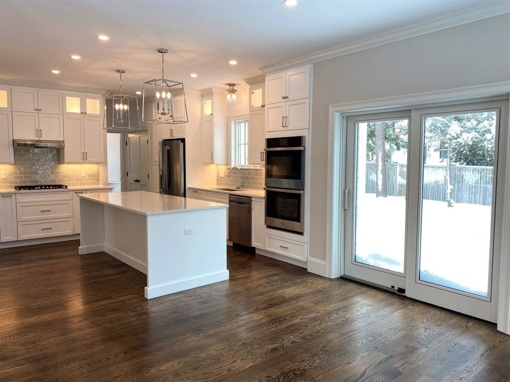 29 Linden Street, Unit 29 Needham, MA 02492 - Photo 8 of 38 Gallery Image 8