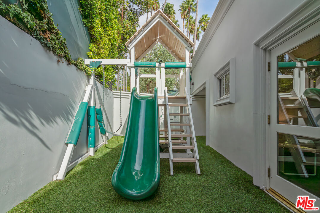 402 Doheny Road Beverly Hills, CA 90210 - Photo 32 of 55