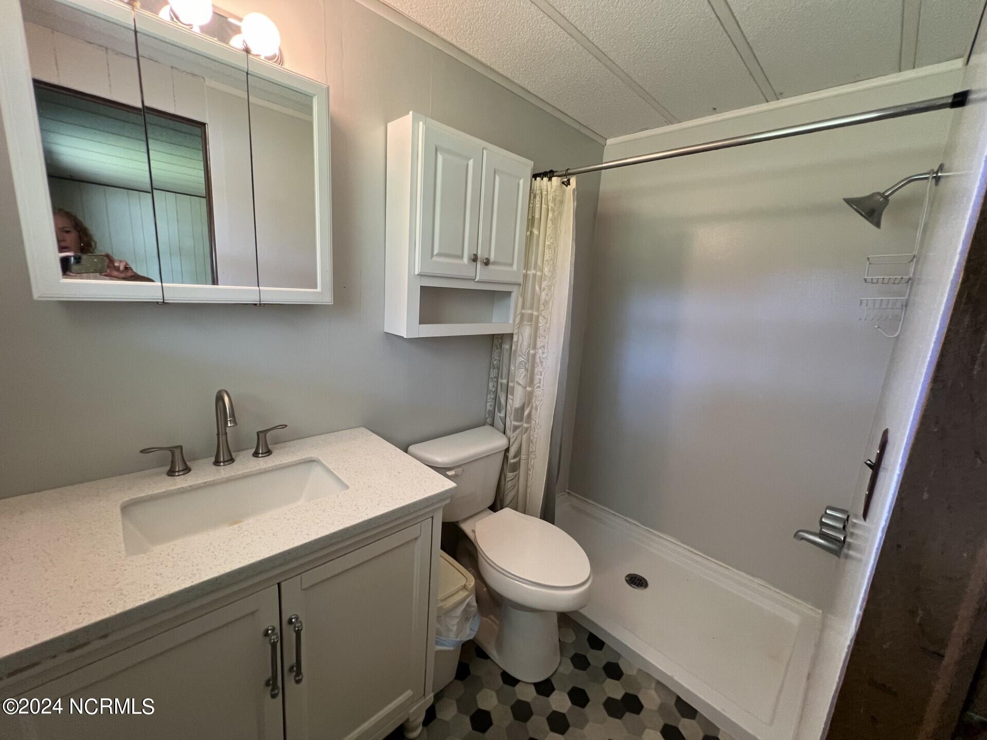 107 Eason Lane Elizabeth City, NC 27909 - Photo 19 of 25 Primary Bathroom