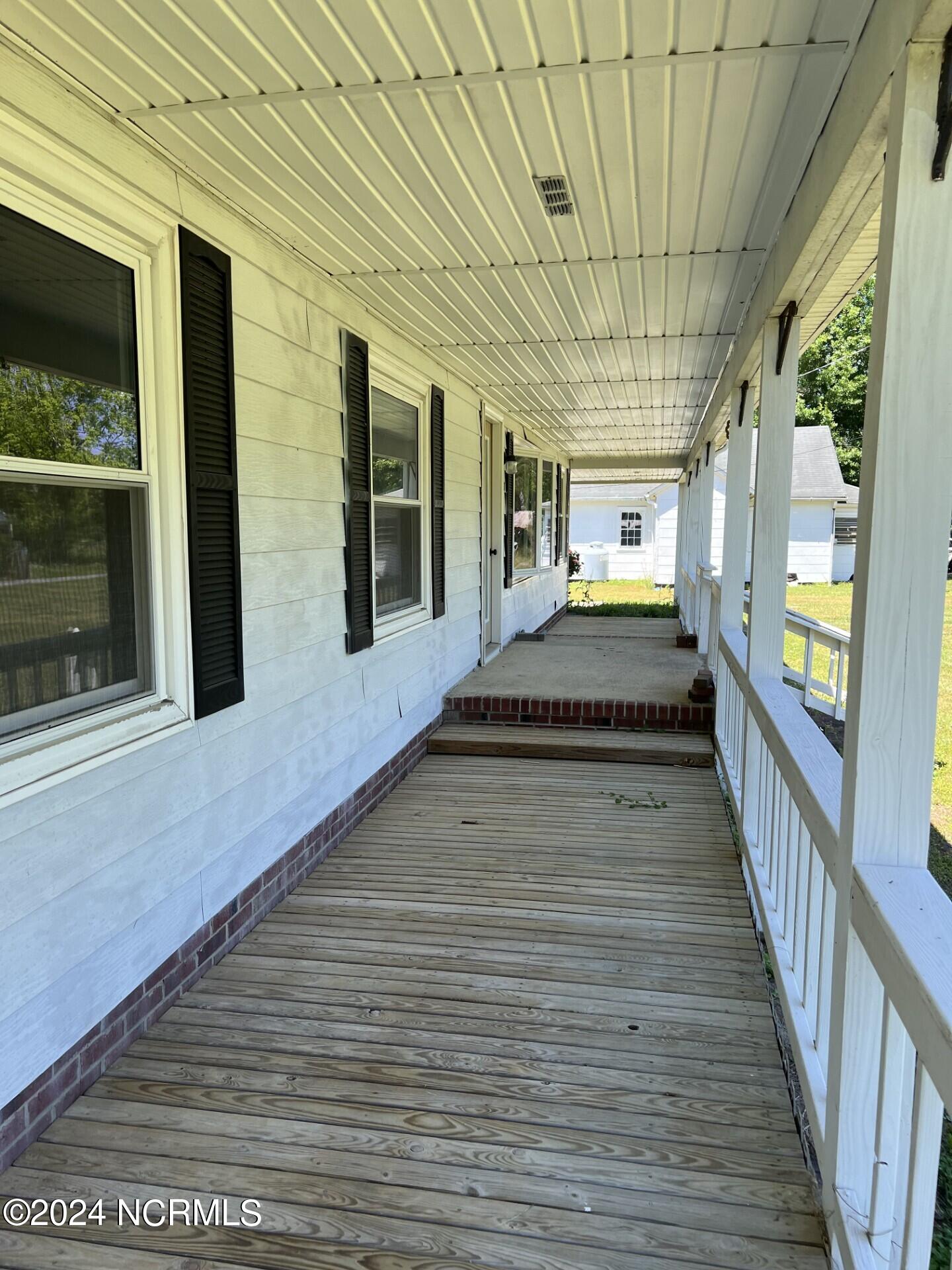 107 Eason Lane Elizabeth City, NC 27909 - Photo 4 of 25 Front Porch