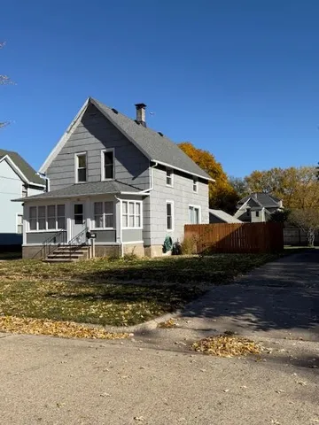 $164,900 | 743 11th Street, Beloit, WI 53511
