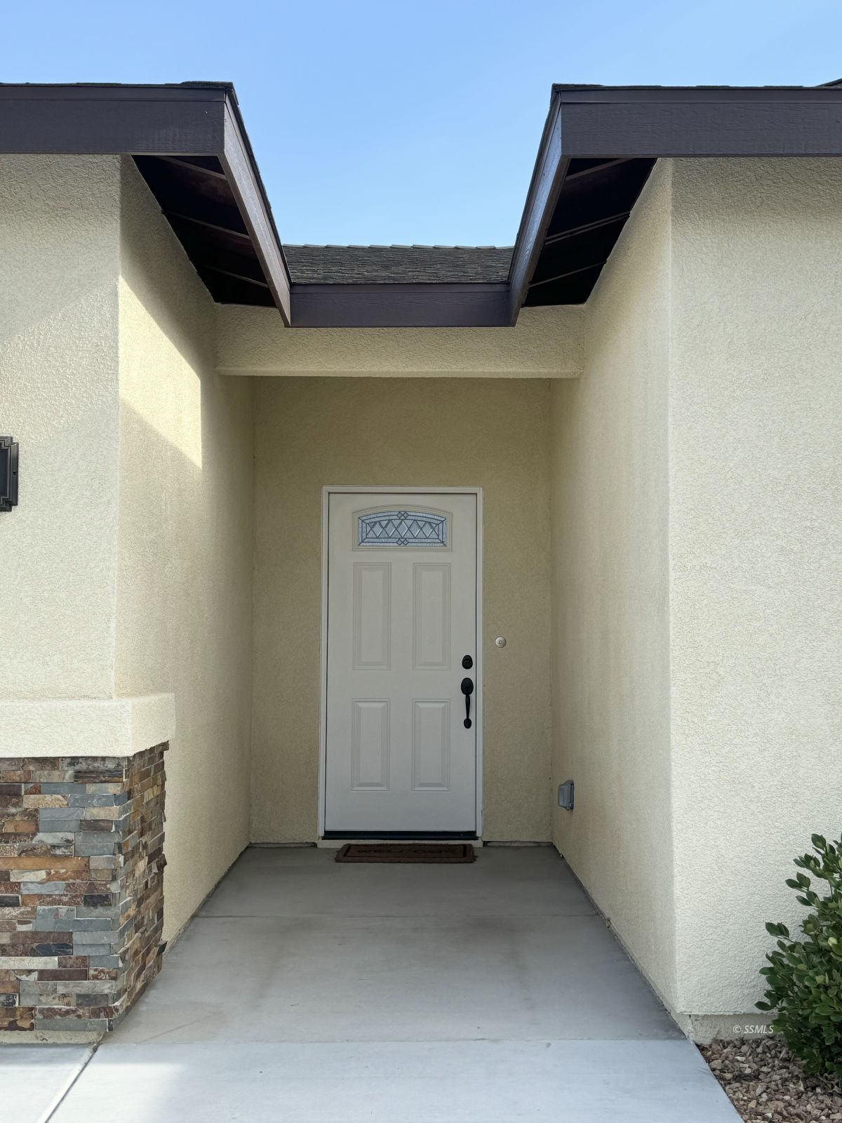 1038 Ocean Avenue Ridgecrest, CA 93555 - Photo 2 of 28 Gallery Image 2