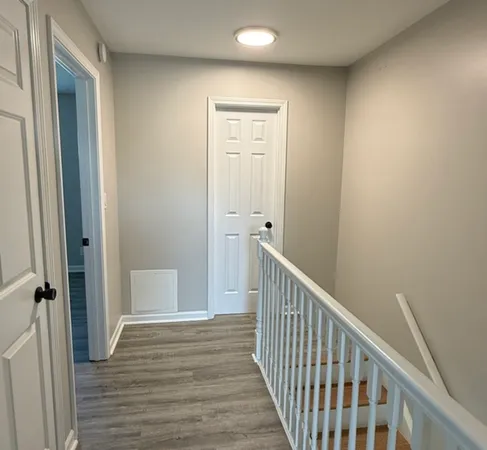 $249,500 | 691 Old Indian Trail, Aurora, IL 60506