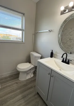 $249,500 | 691 Old Indian Trail, Aurora, IL 60506