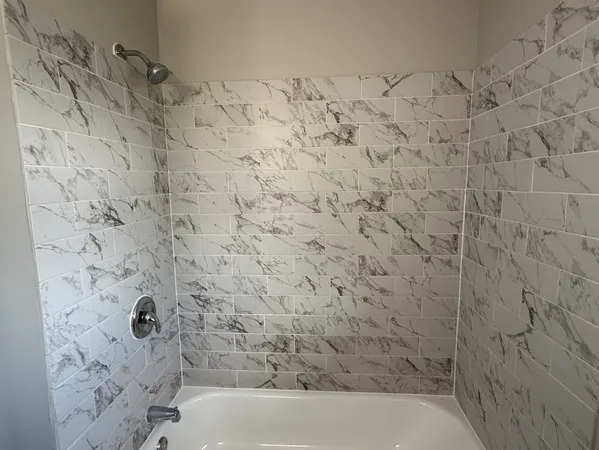 $249,500 | 691 Old Indian Trail, Aurora, IL 60506