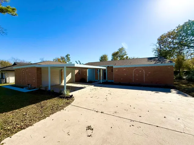 $295,000 | 423 Baywood Street, Shoreacres, TX 77571
