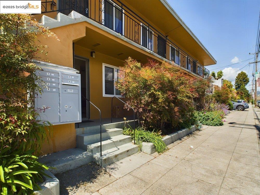 3811 Opal Street, Unit 3801 Oakland, CA 94609 - Photo 3 of 16