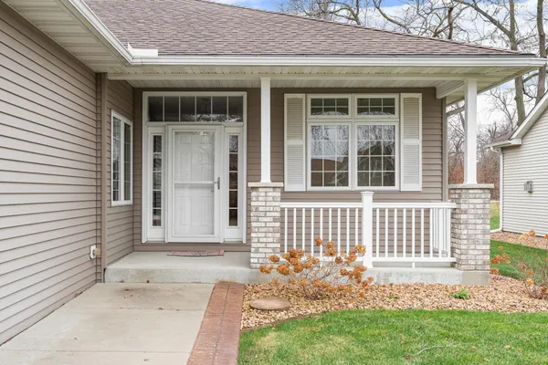 $448,500 | 1985 Raspberry Ridge Place Northeast, Owatonna, MN 55060
