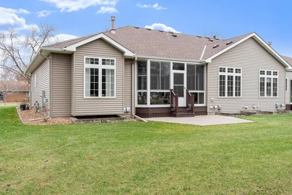 $448,500 | 1985 Raspberry Ridge Place Northeast, Owatonna, MN 55060