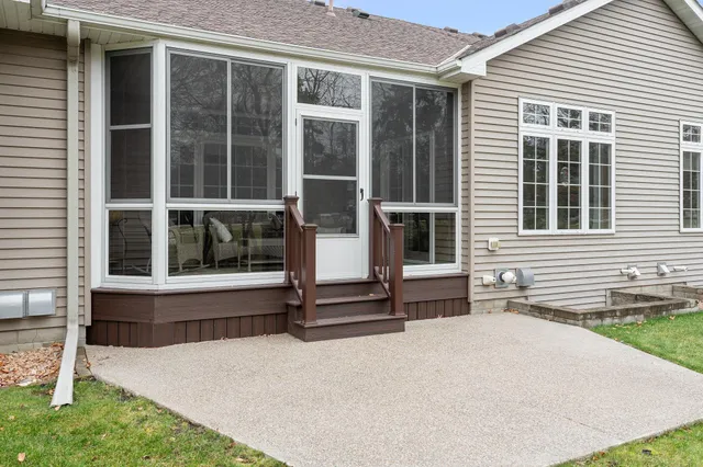 $448,500 | 1985 Raspberry Ridge Place Northeast, Owatonna, MN 55060