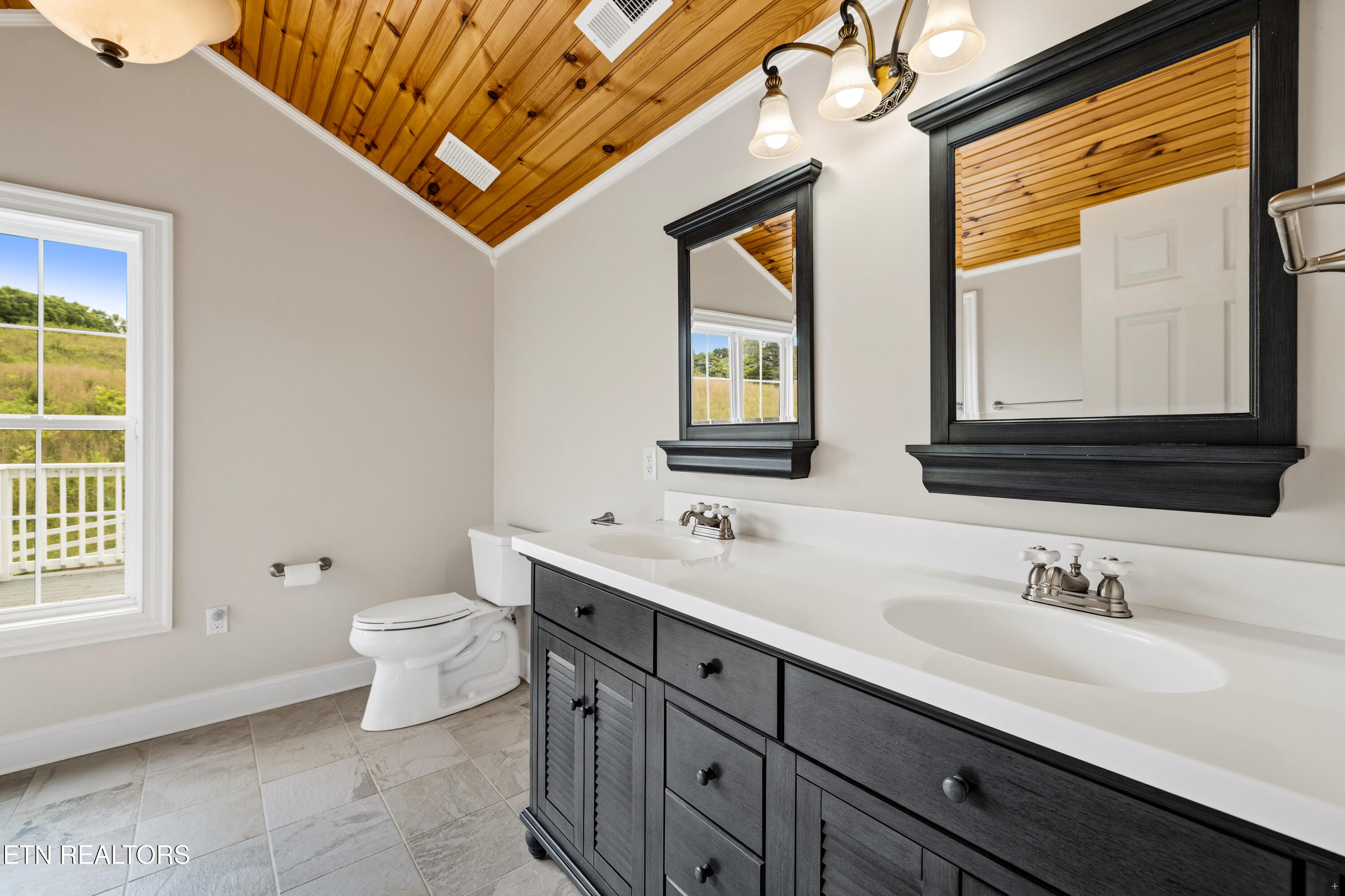 1640 Munsey Hatcher Road Seymour, TN 37865 - Photo 30 of 60 Master Suite