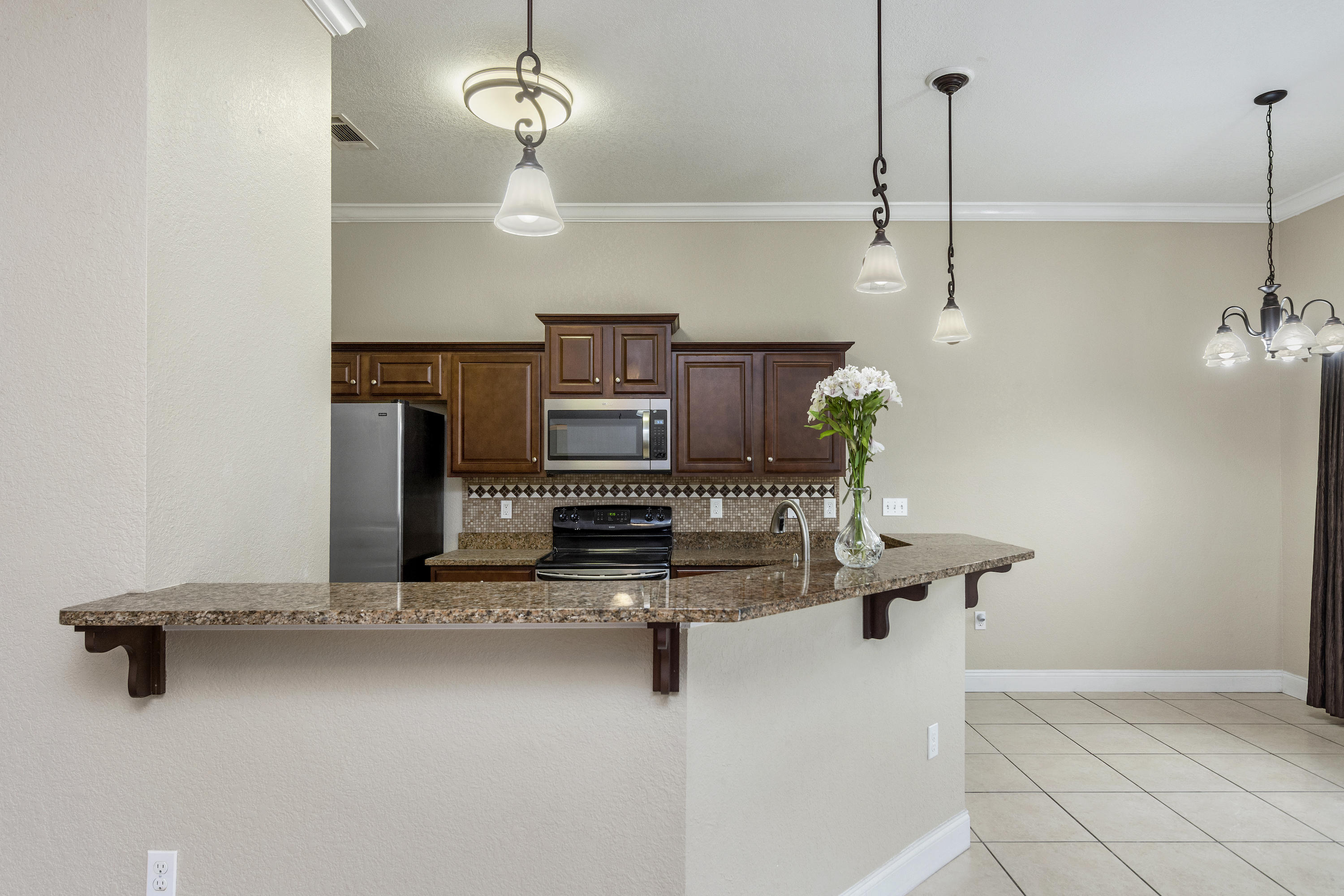 4610 Hermosa Road Crestview, FL 32539 - Photo 8 of 35 a room with gym equipment