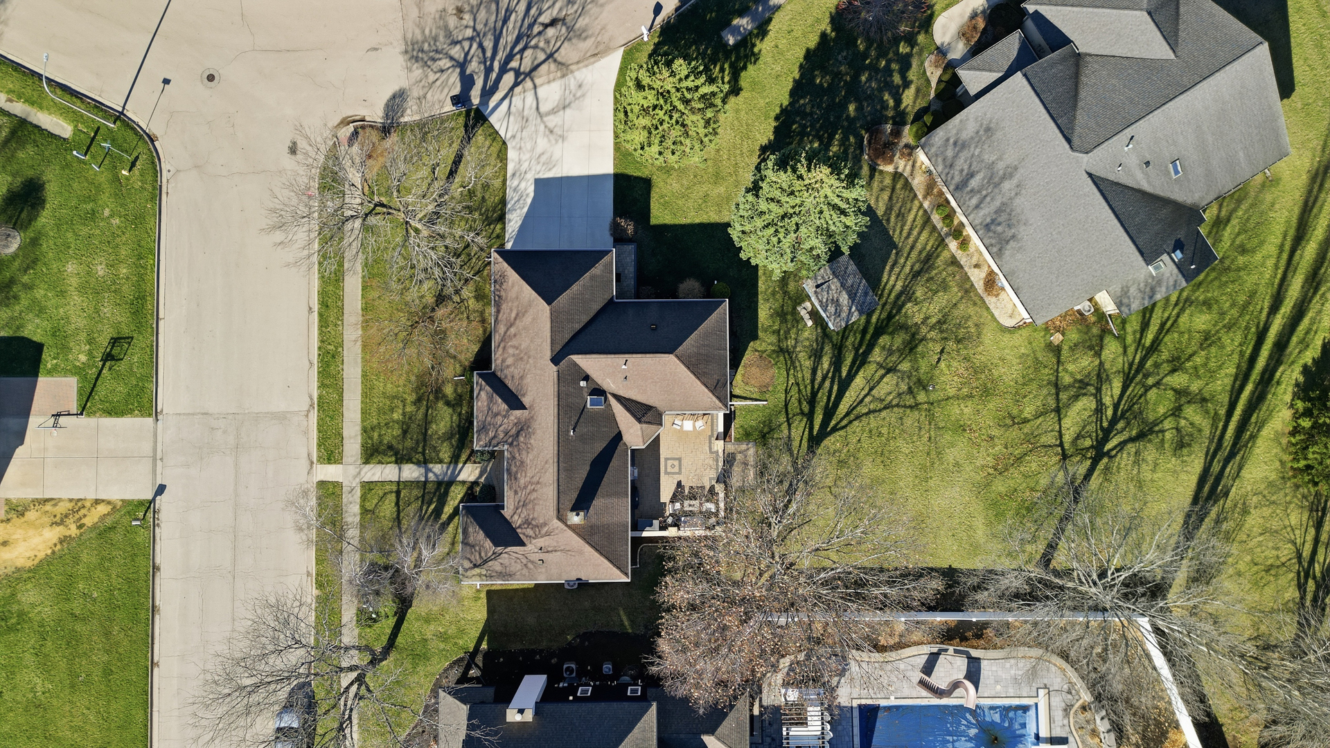 1101 Northridge Dixon, IL 61021 - Photo 39 of 45 an aerial view of a house with a yard
