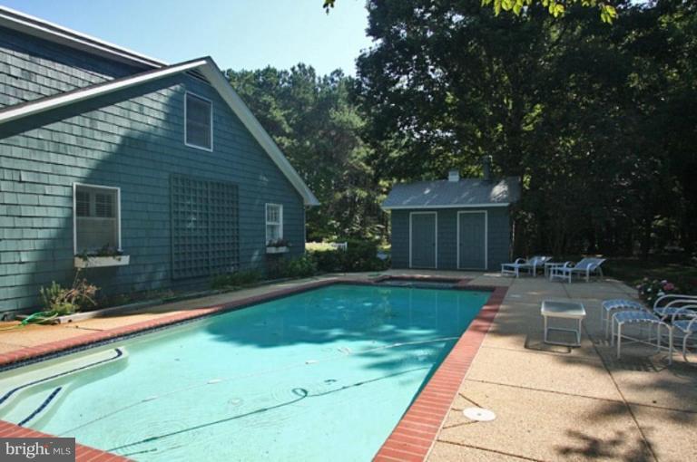 8574 Bozman Neavitt Road St. Michaels, MD 21663 - Photo 4 of 23 Swimming Pool