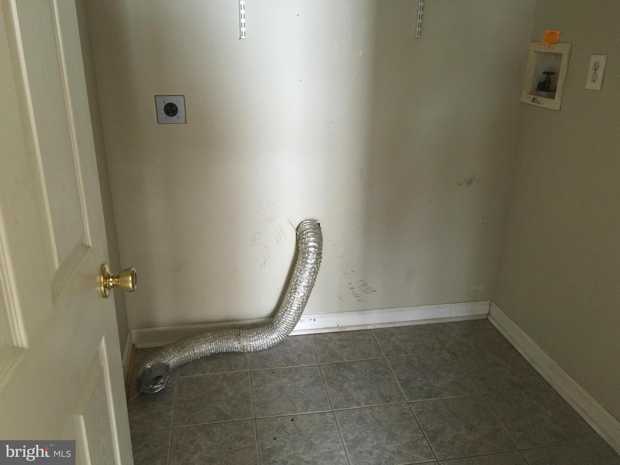 705 East Shore Road Pasadena, MD 21122 - Photo 11 of 17 Laundry Room