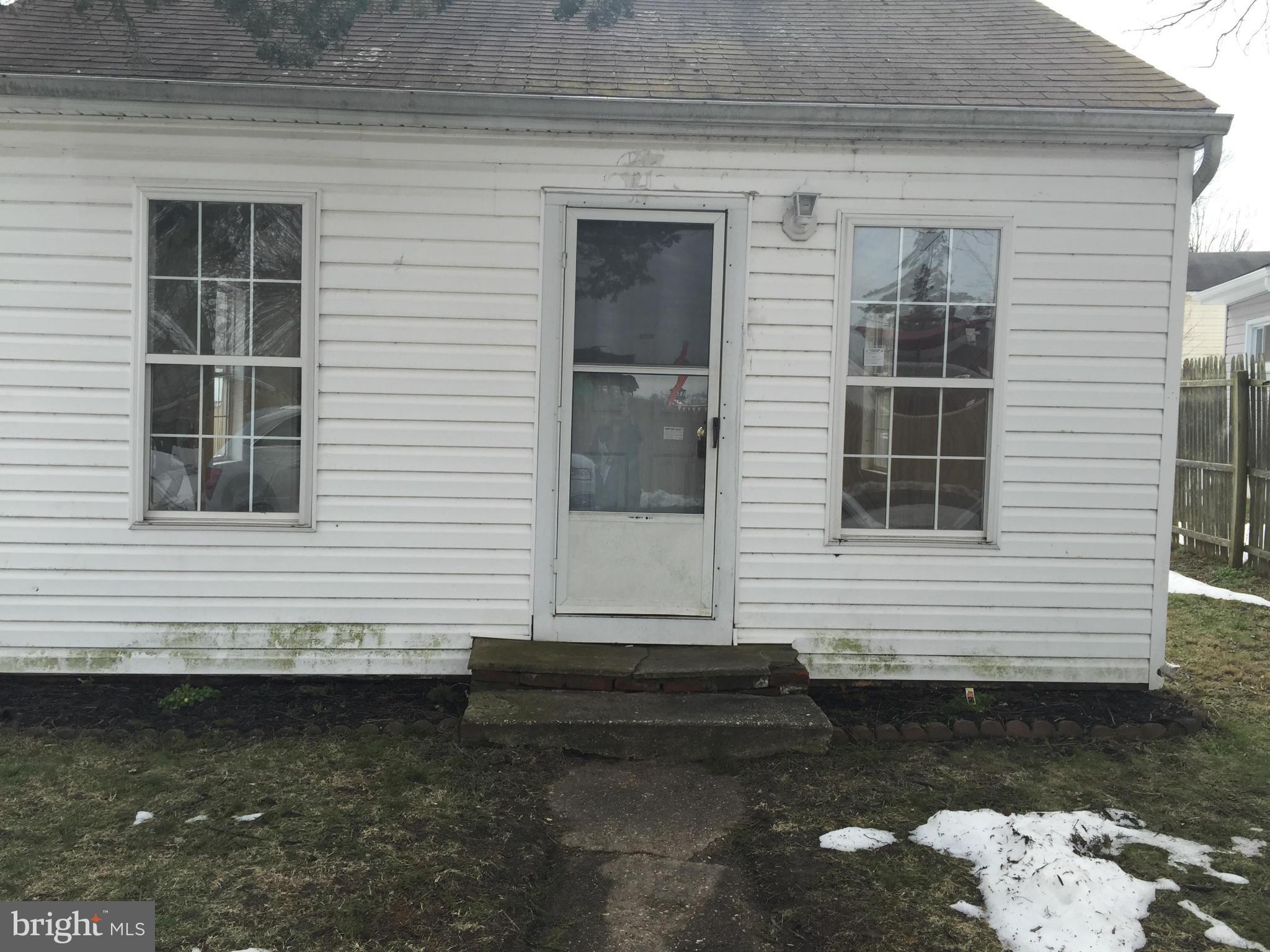 705 East Shore Road Pasadena, MD 21122 - Photo 3 of 17 Front Exterior