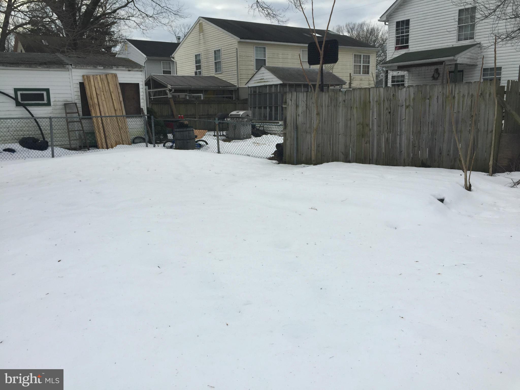 705 East Shore Road Pasadena, MD 21122 - Photo 5 of 17 Spacious Backyard