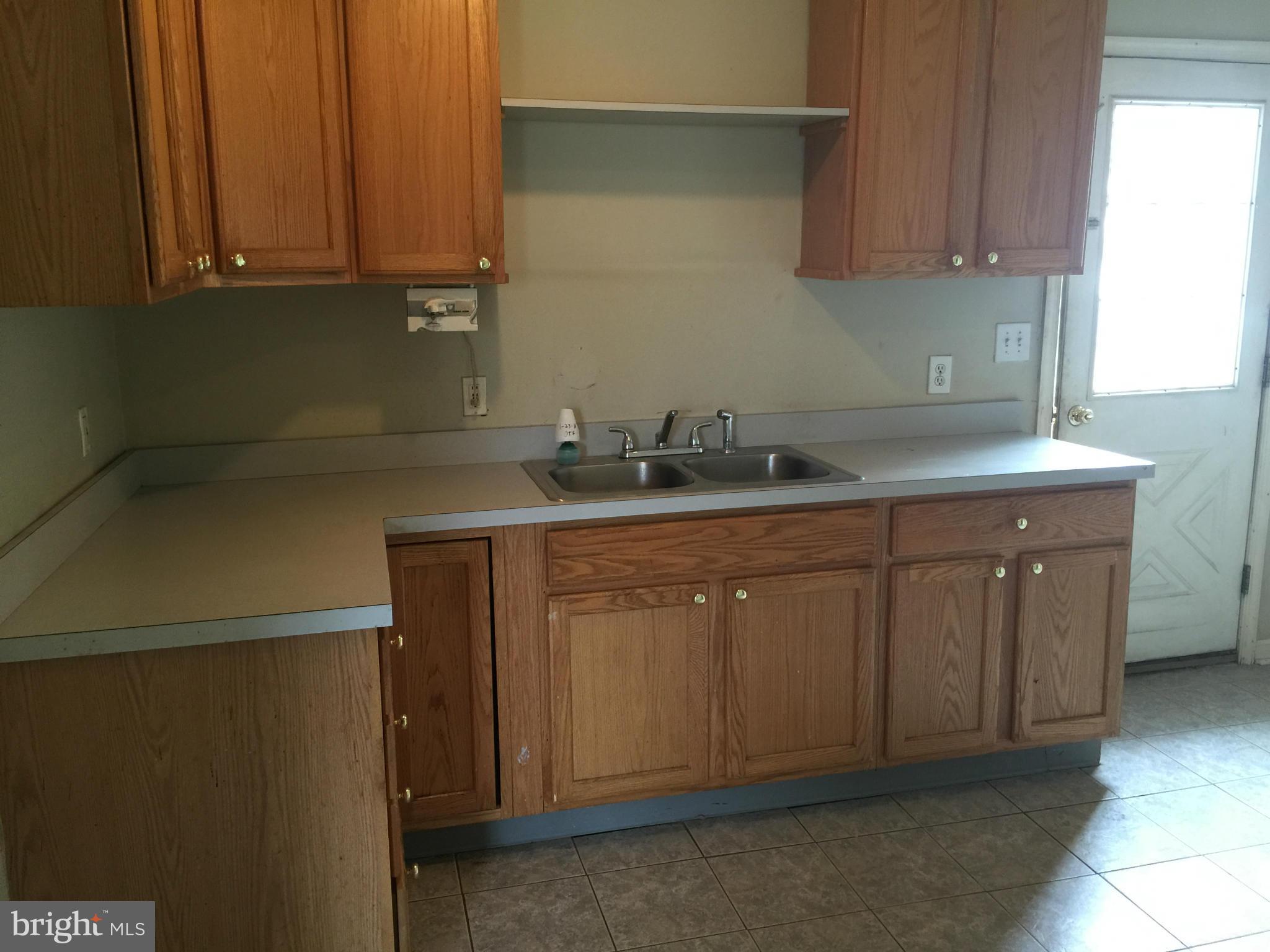 705 East Shore Road Pasadena, MD 21122 - Photo 7 of 17 Kitchen