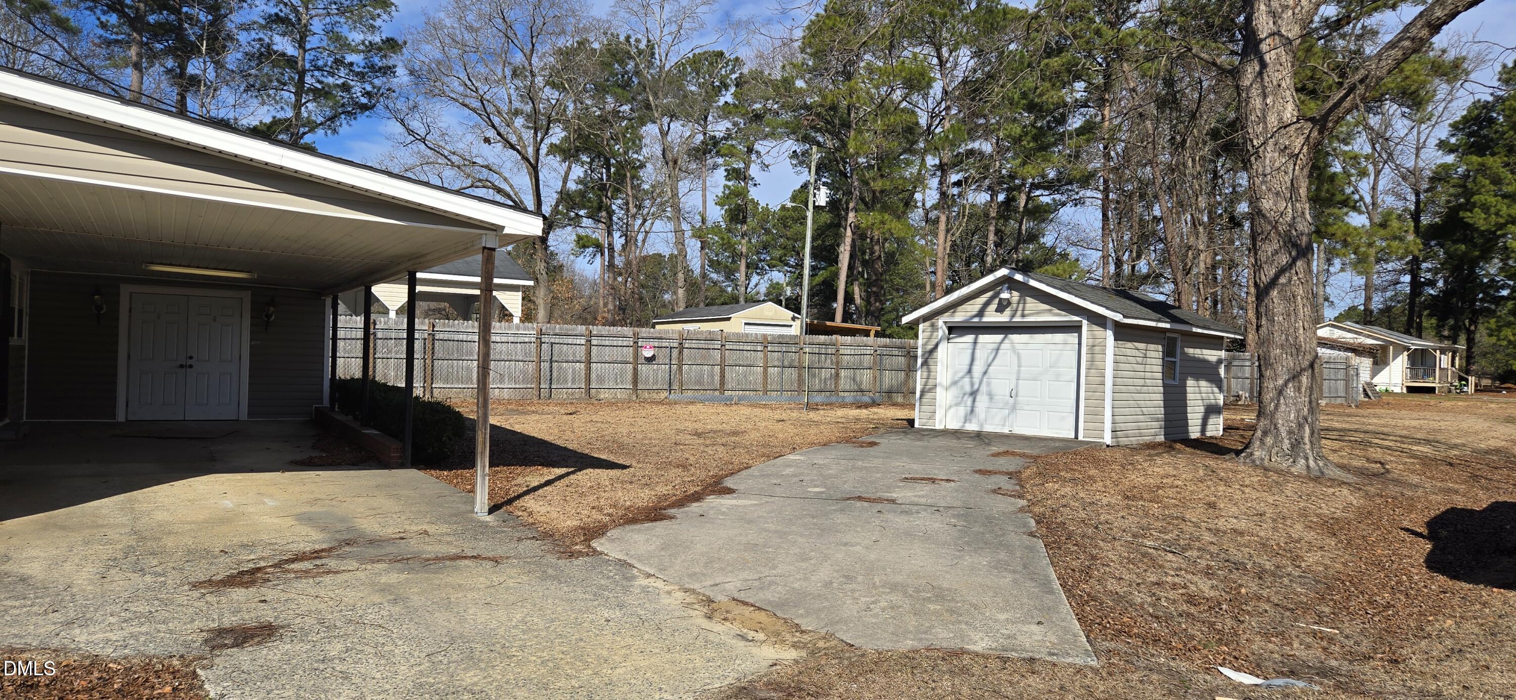 480 5 Bridge Road Clinton, NC 28328 - Photo 5 of 23 a view of backyard of the house