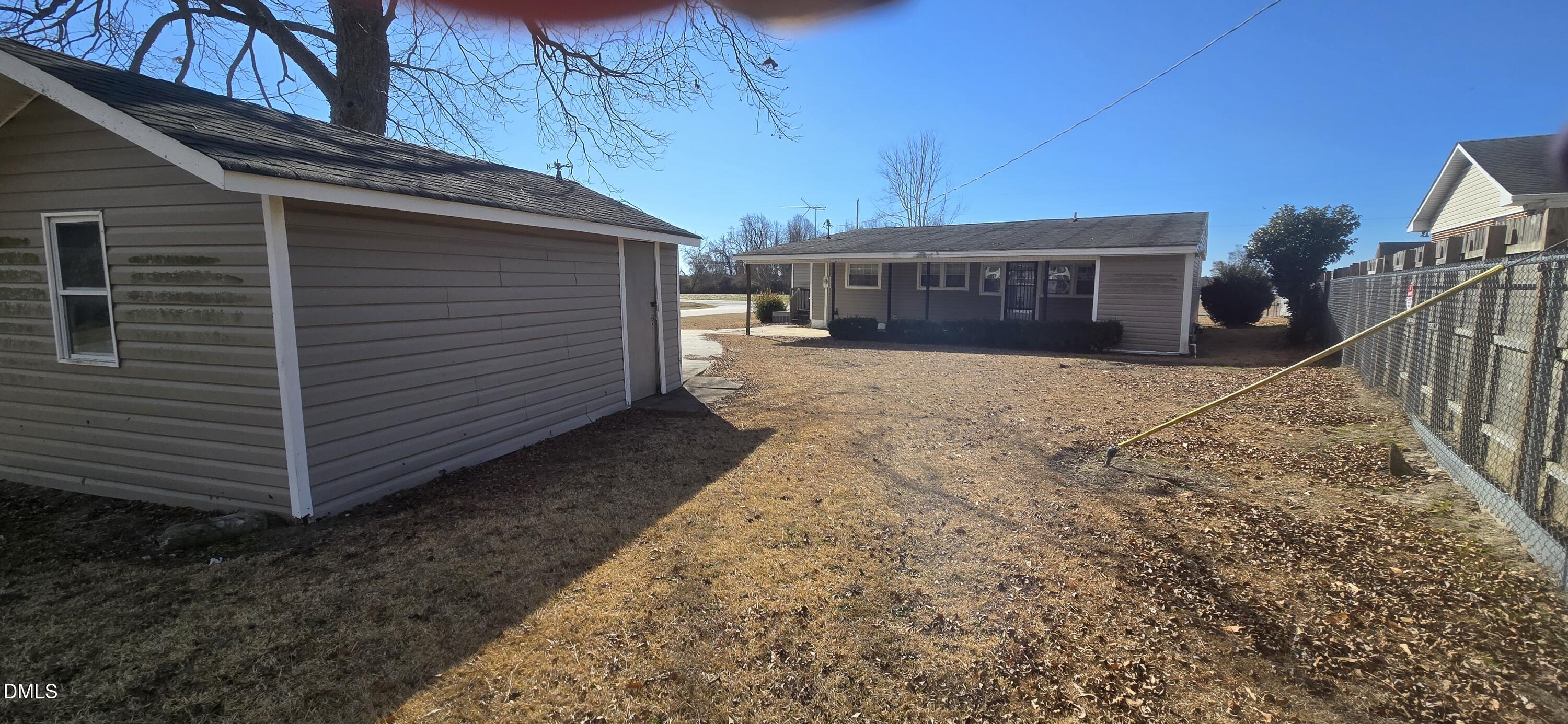 480 5 Bridge Road Clinton, NC 28328 - Photo 6 of 23 a front view of house with a yard