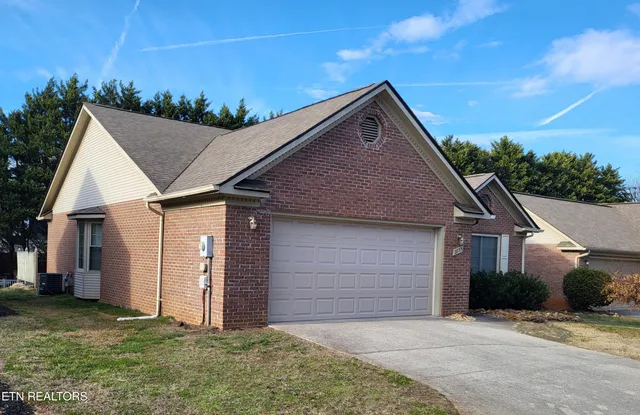 $425,000 | 2033 Cochran Place, Maryville, TN 37803