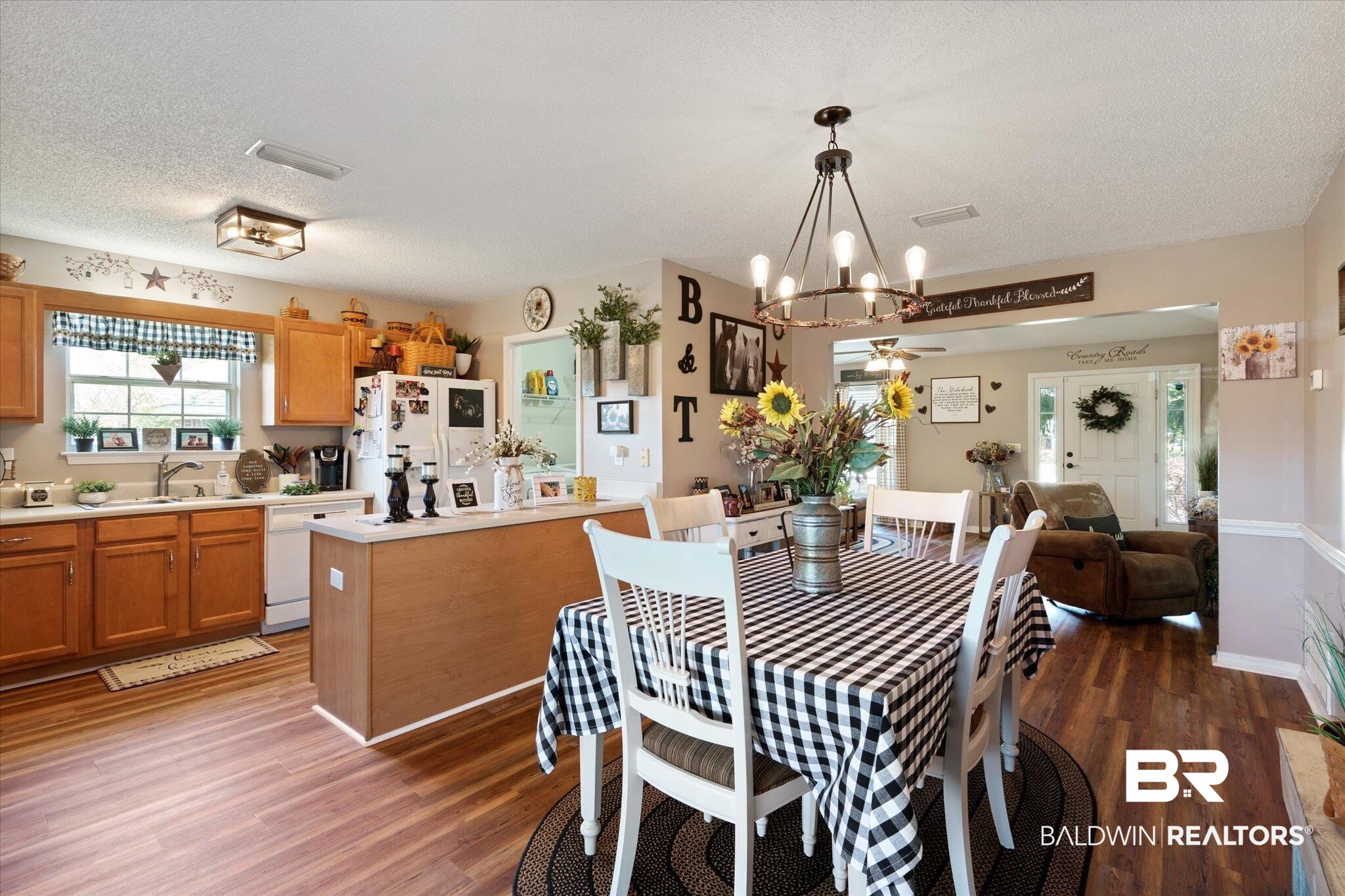 18672 Outlook Drive Loxley, AL 36551 - Photo 7 of 20 Dining Room & Kitchen