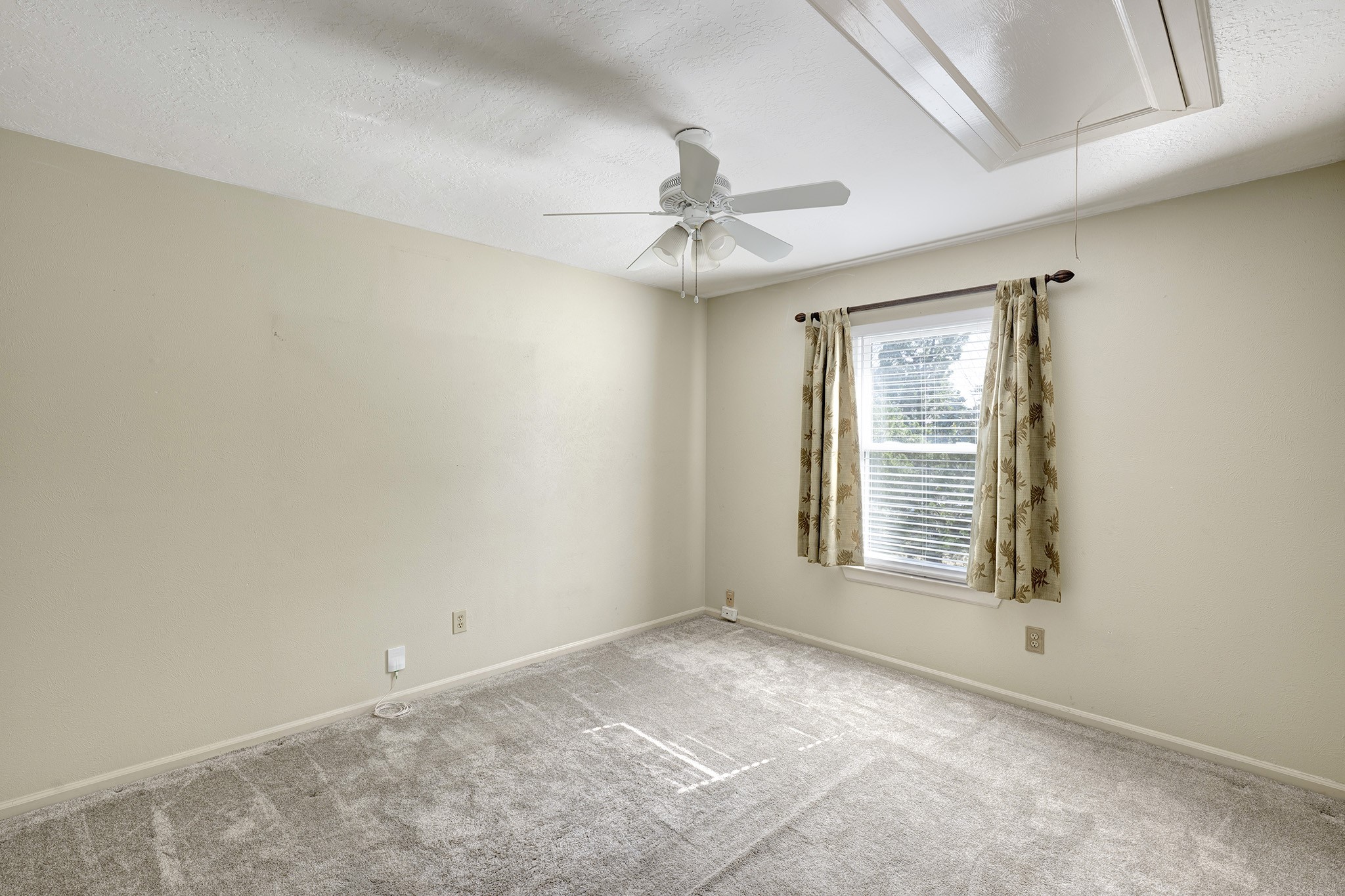10222 Crooks Way Court Houston, TX 77065 - Photo 15 of 27 Comfortable upstairs bedroom with plenty of natural light