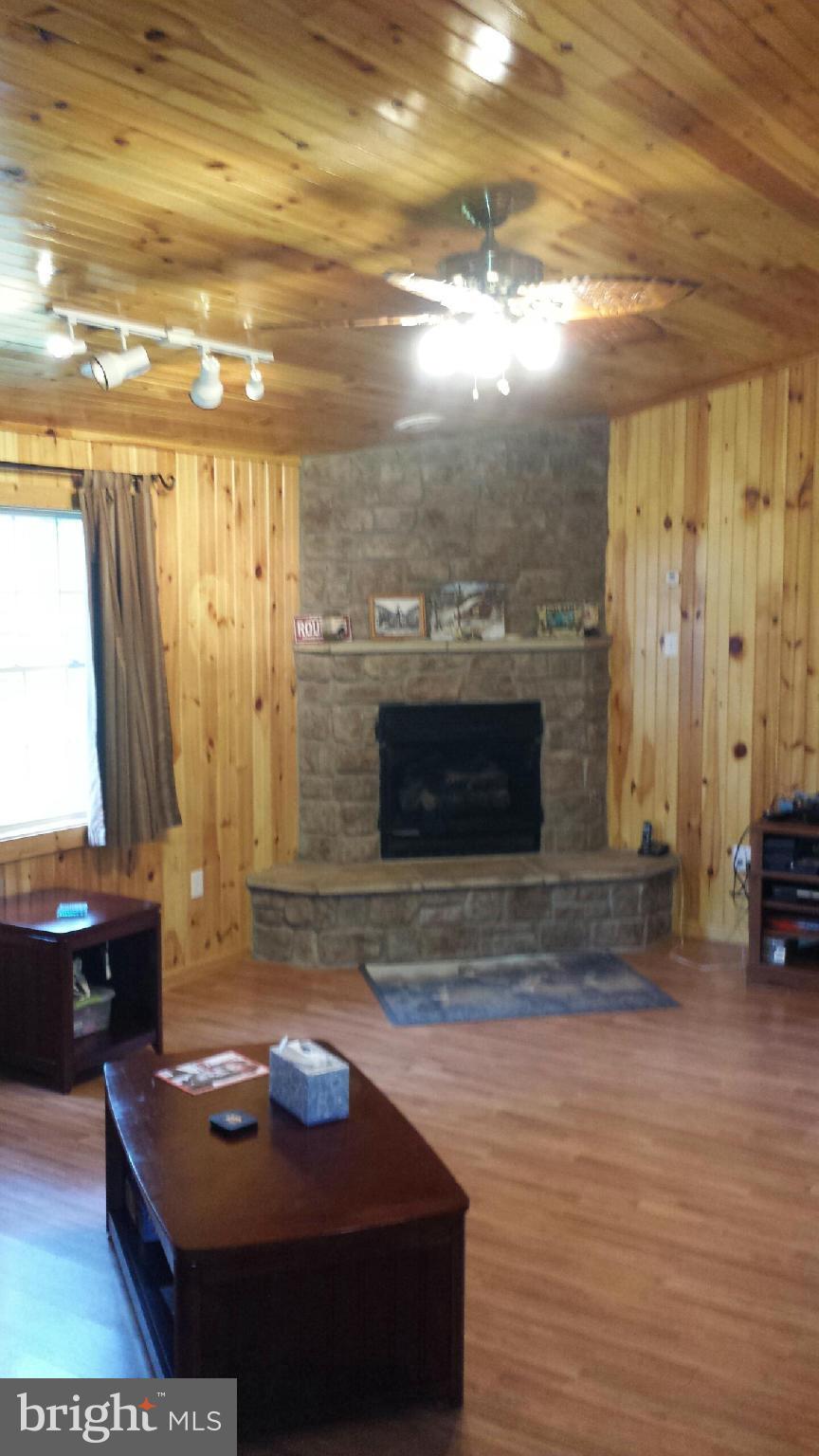 13399 Newbys Shop Road Remington, VA 22734 - Photo 14 of 28 Family Room
