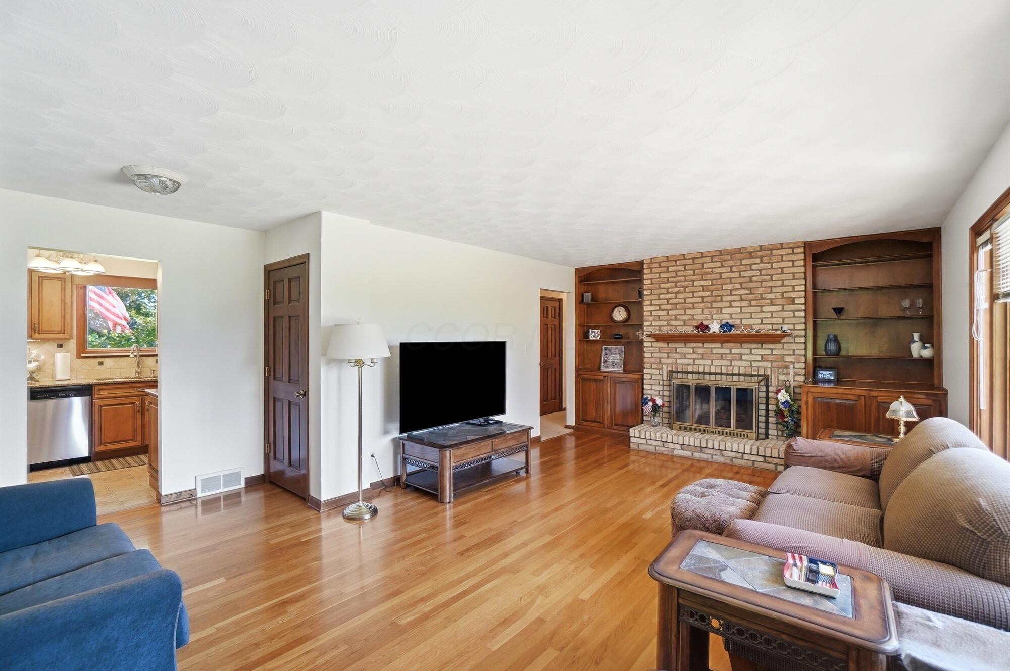 2262 Lewis Center Road Lewis Center, OH 43035 - Photo 11 of 69 015