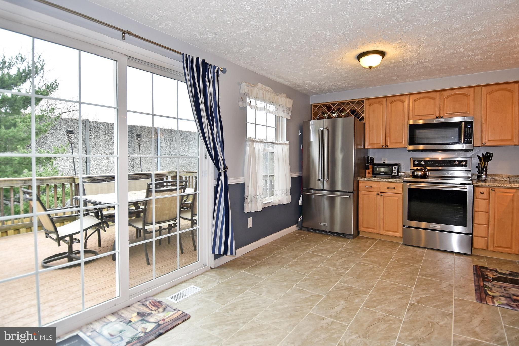 6983 Villa-Del-Rey Court Springfield, VA 22150 - Photo 11 of 30 Kitchen