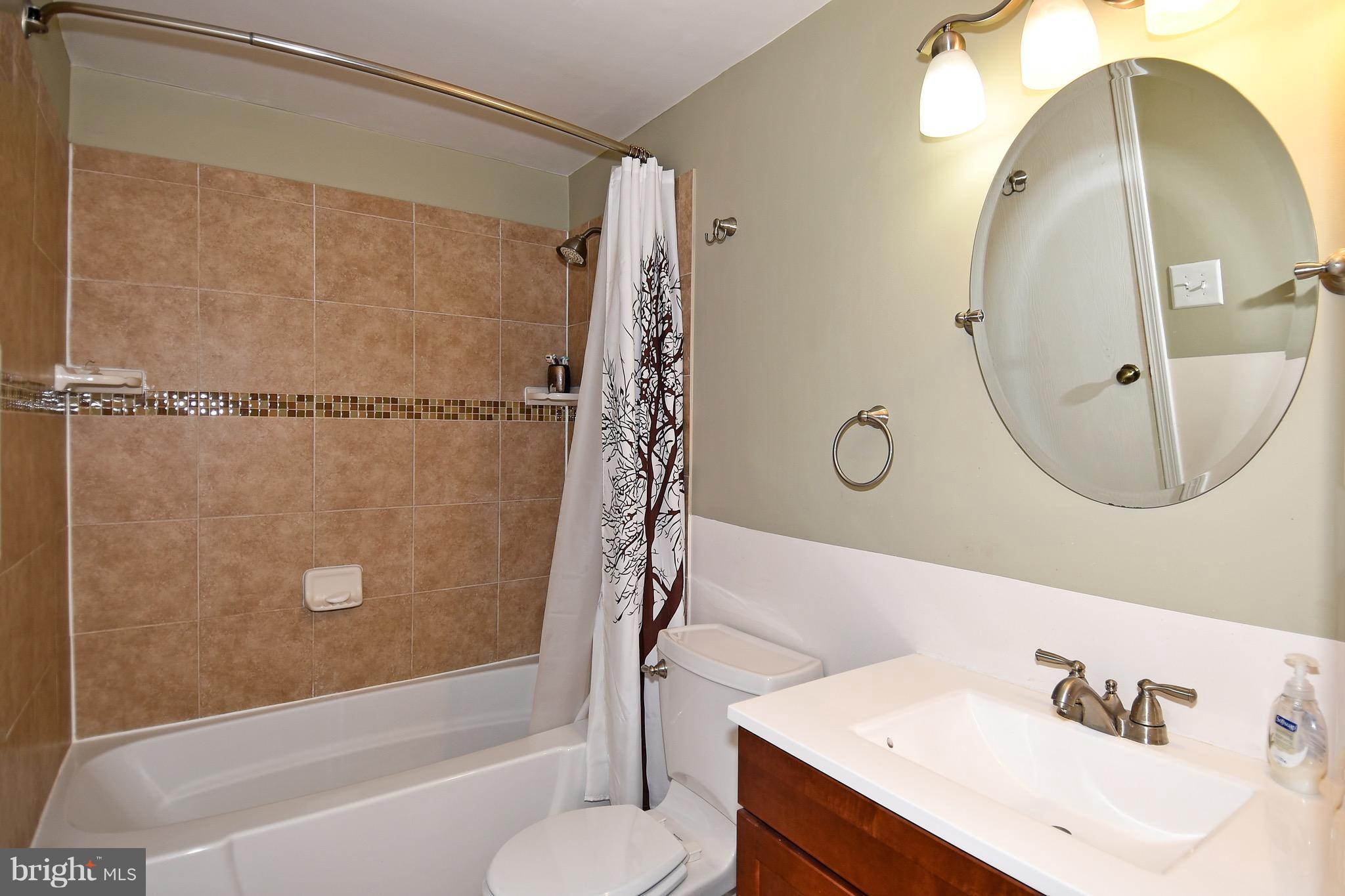 6983 Villa-Del-Rey Court Springfield, VA 22150 - Photo 17 of 30 Bath