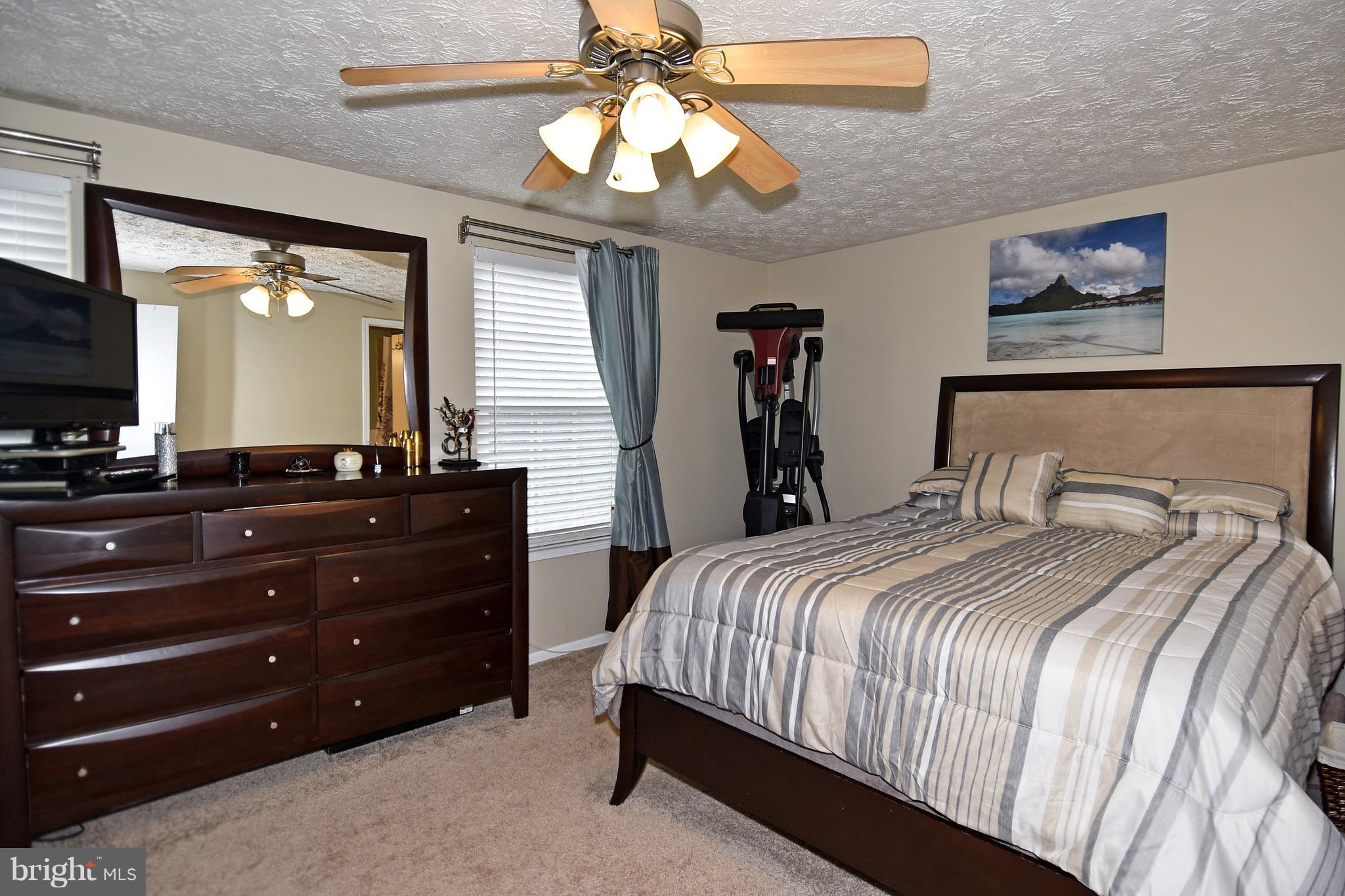 6983 Villa-Del-Rey Court Springfield, VA 22150 - Photo 18 of 30 Bedroom (Master)