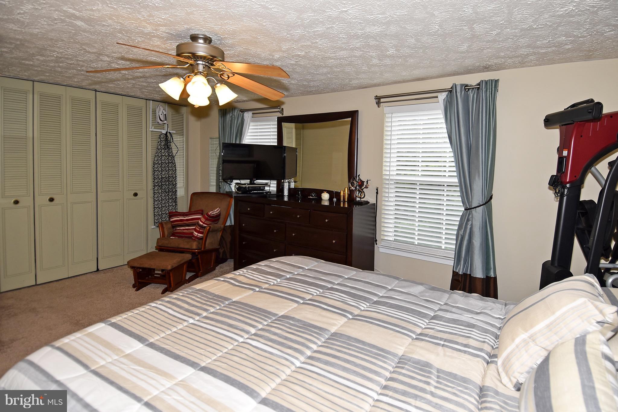 6983 Villa-Del-Rey Court Springfield, VA 22150 - Photo 19 of 30 Bedroom (Master)