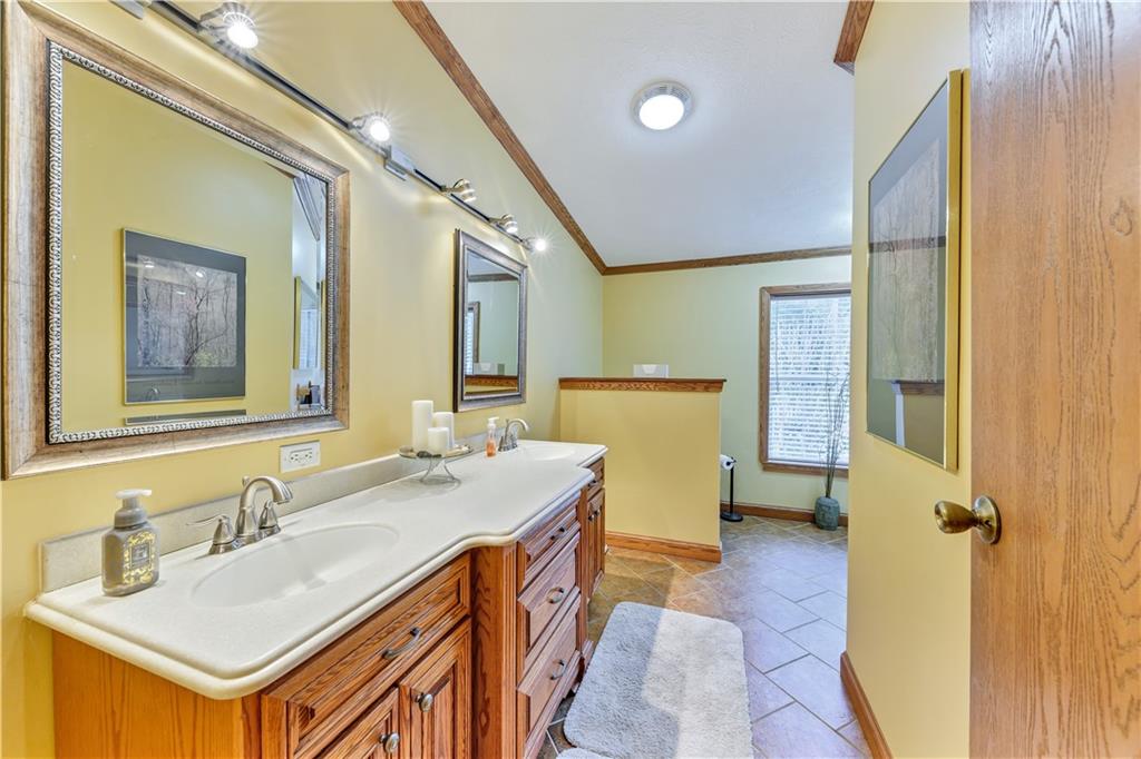 585 Diamond Road Grove City, PA 16127 - Photo 11 of 25