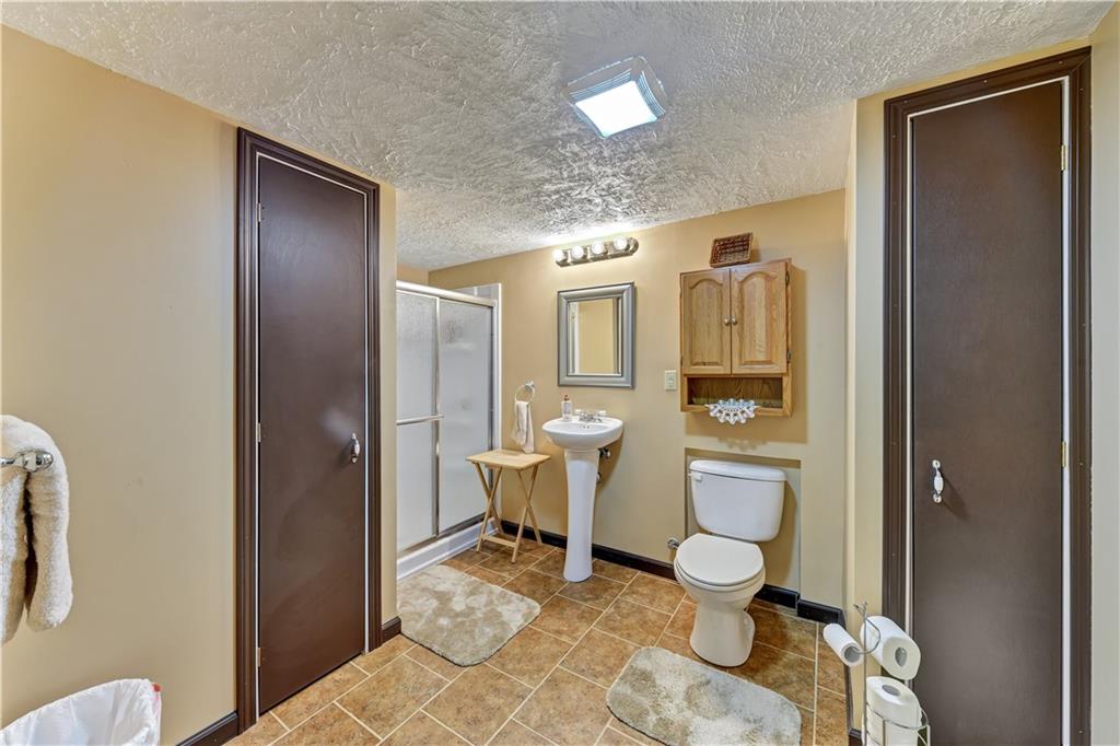 585 Diamond Road Grove City, PA 16127 - Photo 19 of 25