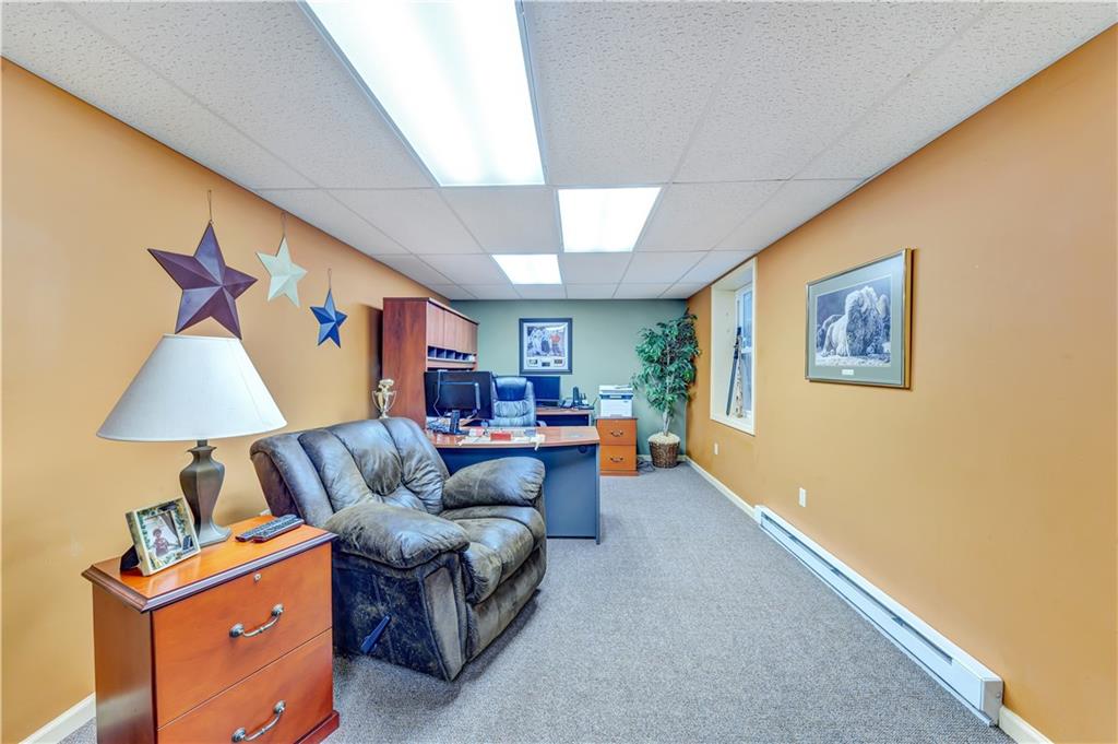 585 Diamond Road Grove City, PA 16127 - Photo 23 of 25