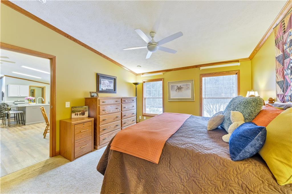 585 Diamond Road Grove City, PA 16127 - Photo 10 of 25