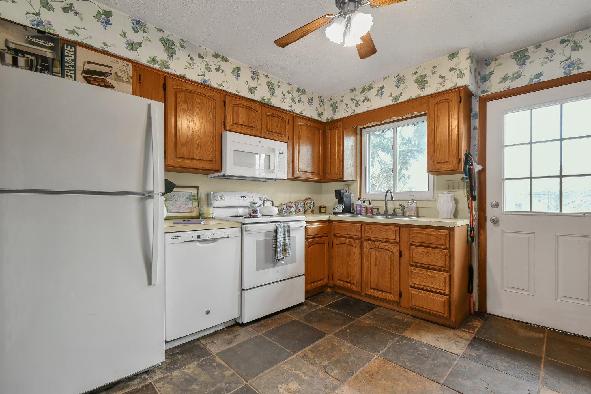 5134 Hamilton Road Hilliard, OH 43026 - Photo 9 of 27 8-web-or-mls-5134-hamilton