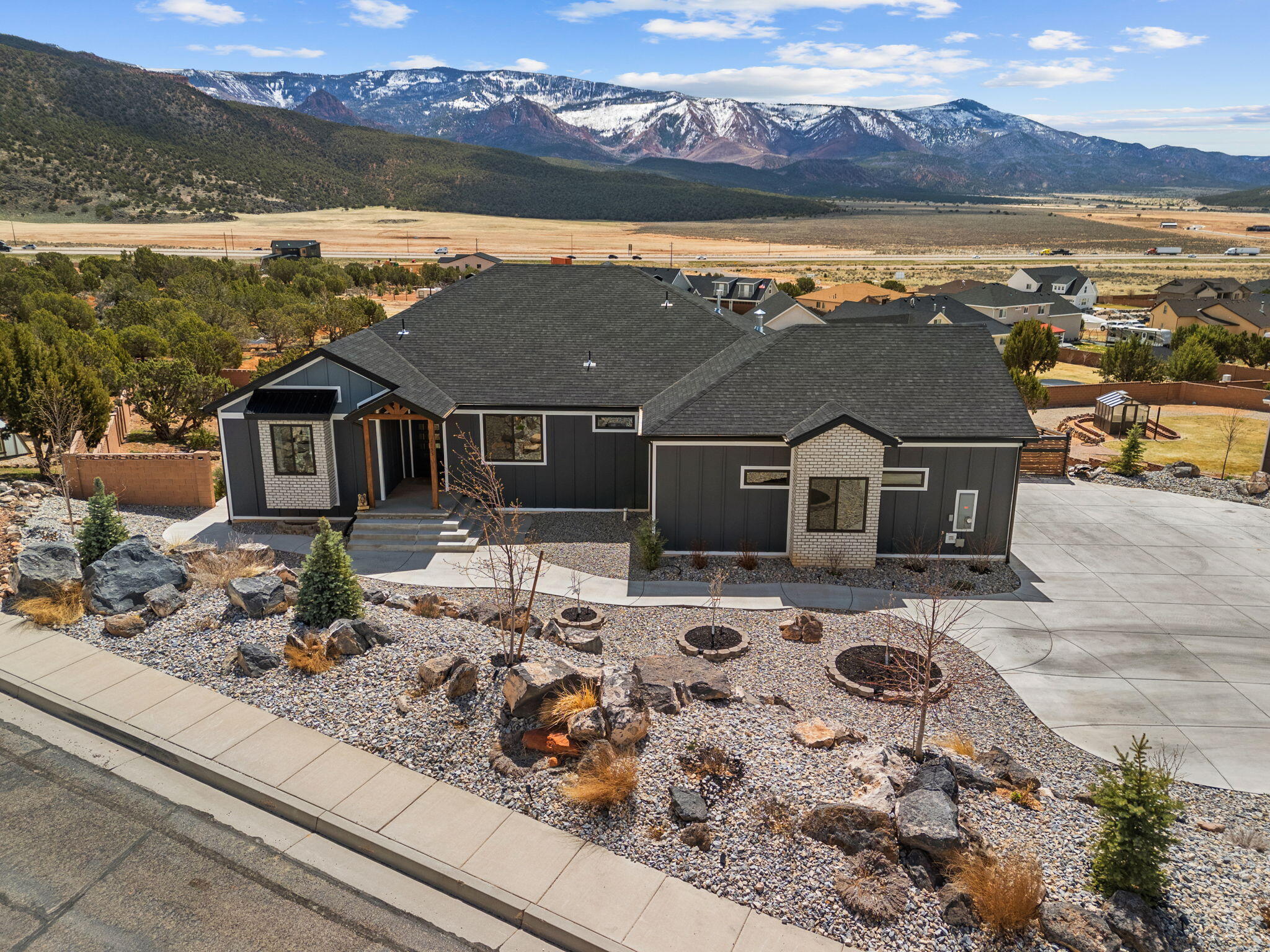 2753 West Eagle Ridge Loop Cedar City, UT 84720 - Photo 1 of 49 20250402214539380240000000-o
