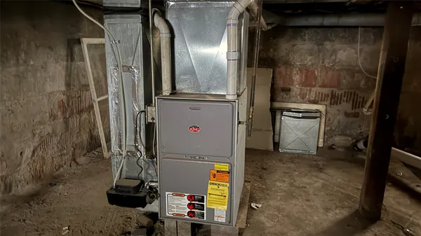 $135,000 | 61 Elizabeth Street, Johnson City, NY 13790