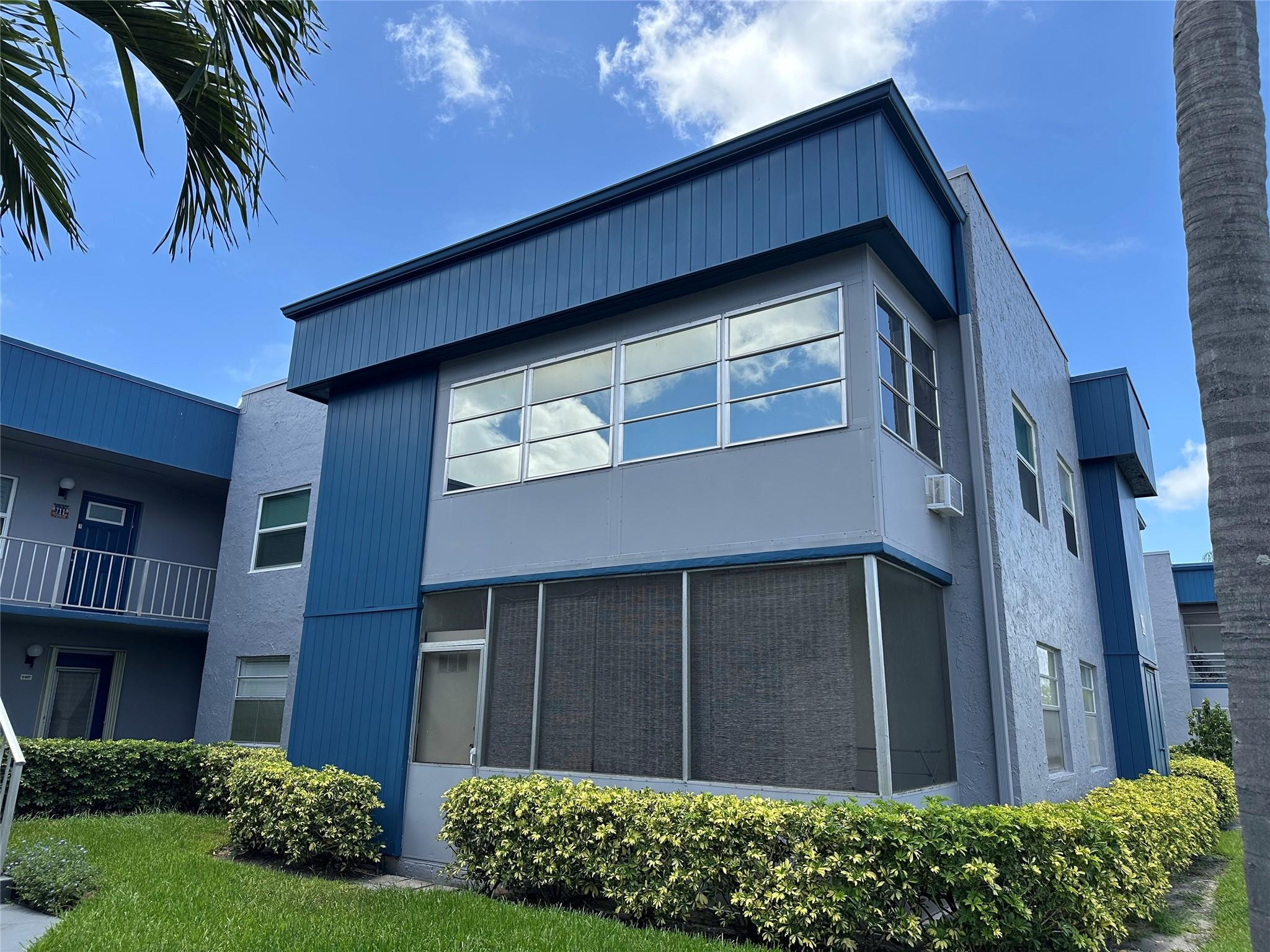 710 Flanders O, Unit 710 Delray Beach, FL 33484 - Photo 2 of 37 Second Floor