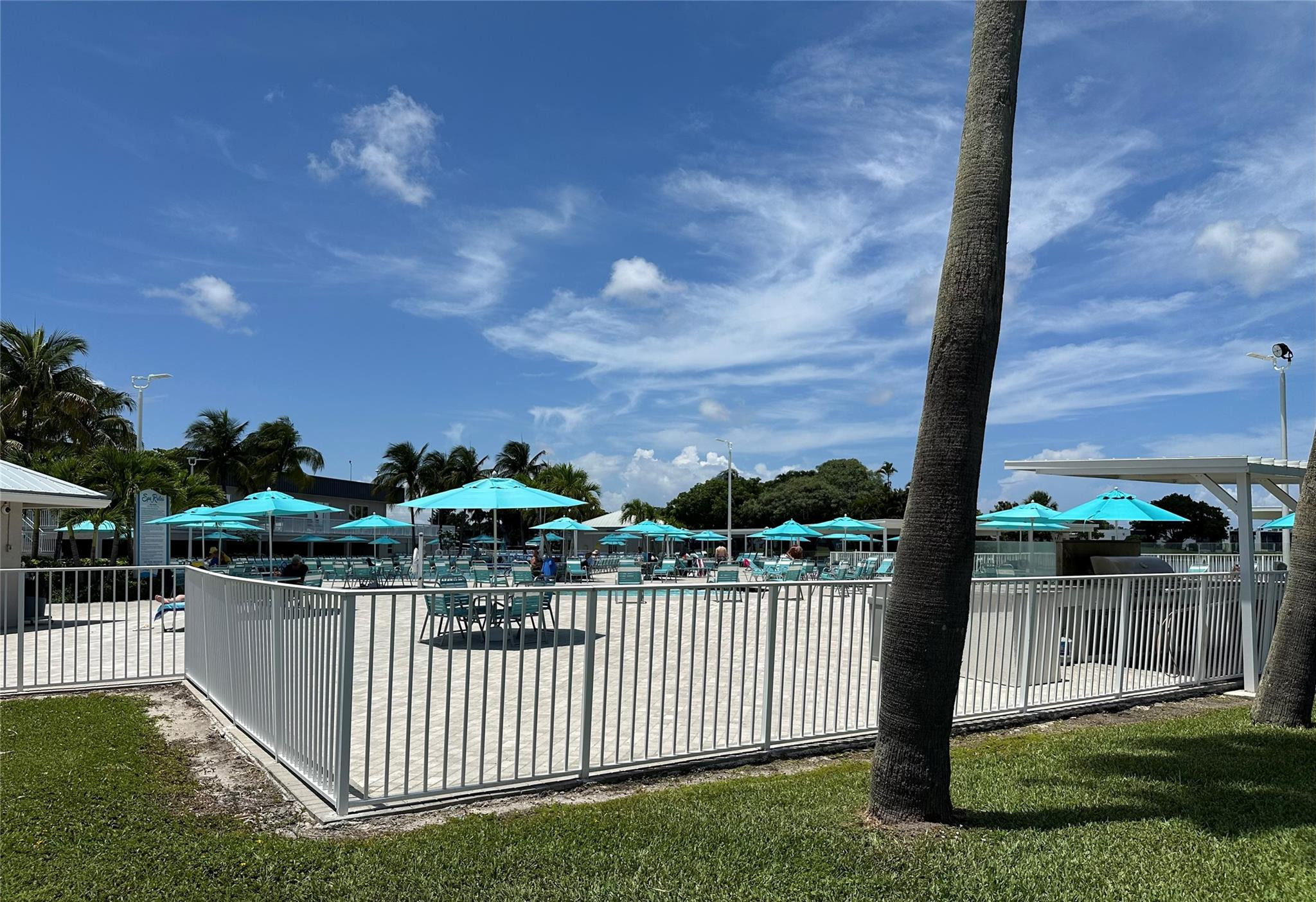 710 Flanders O, Unit 710 Delray Beach, FL 33484 - Photo 32 of 37 Pool Area