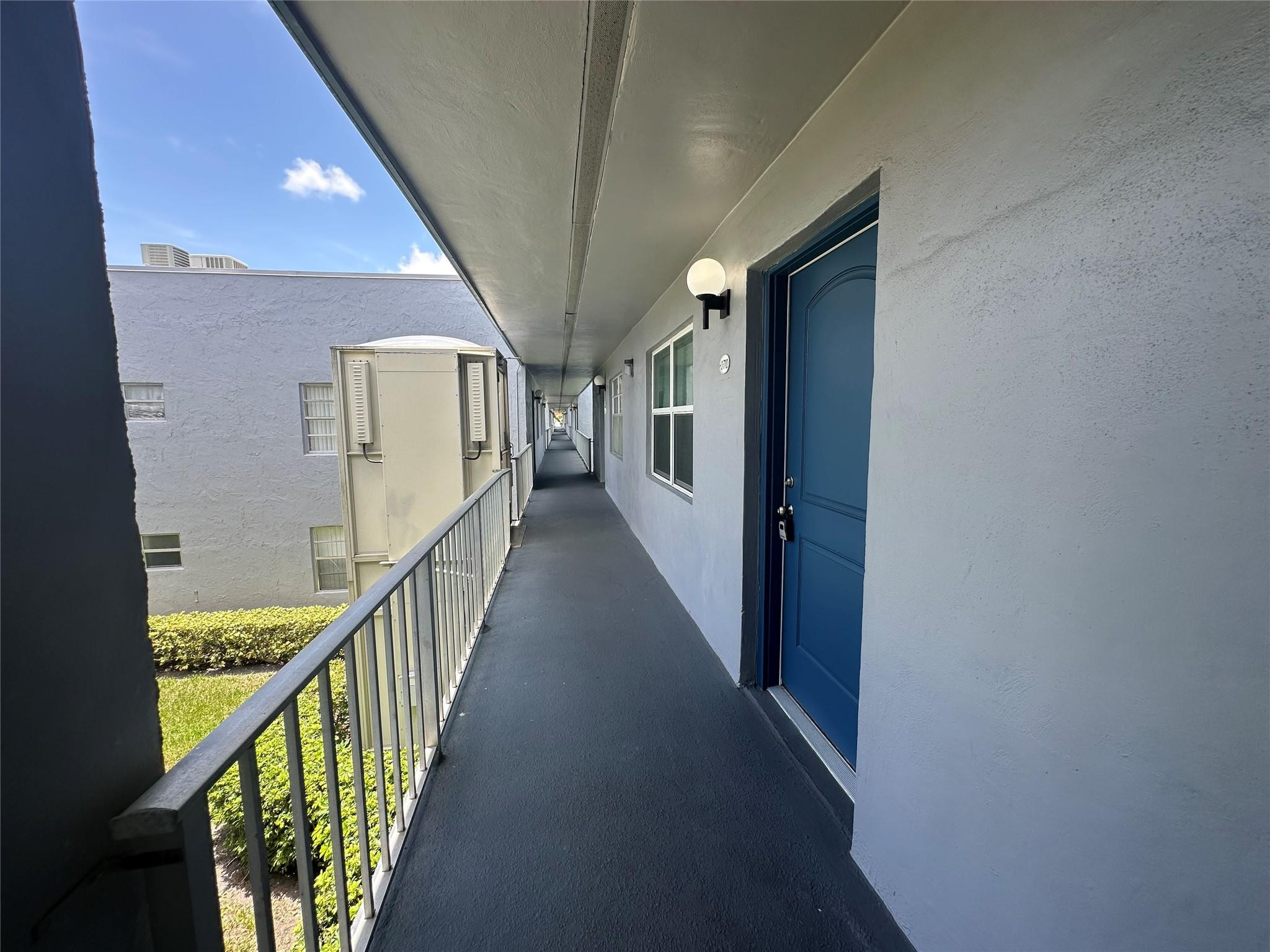 710 Flanders O, Unit 710 Delray Beach, FL 33484 - Photo 6 of 37 Building kept spotless