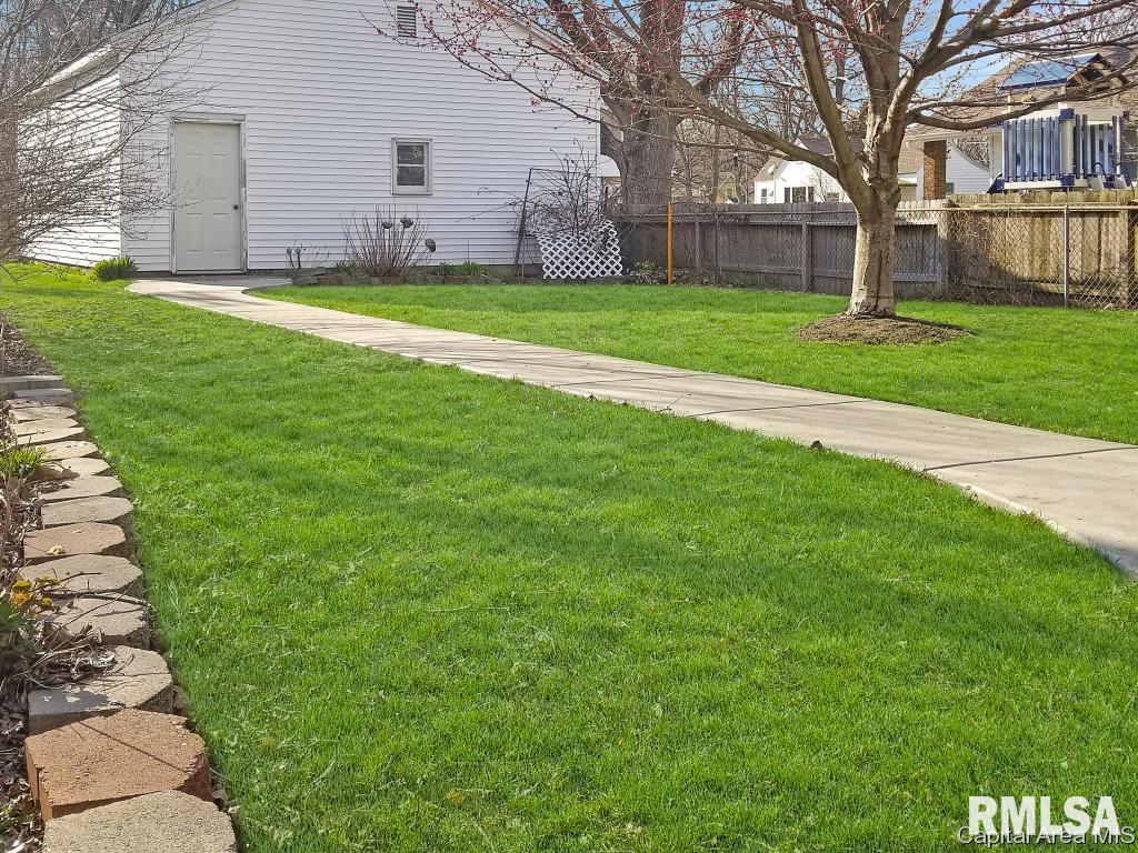 1907 Elizabeth Street Springfield, IL 62702 - Photo 3 of 35