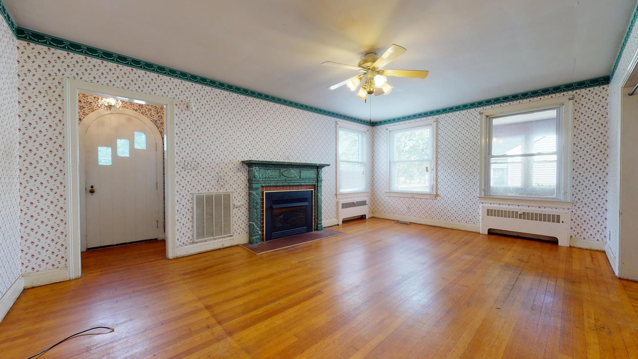 340 South Morgan Street Roxboro, NC 27573 - Photo 5 of 28 Photo 5