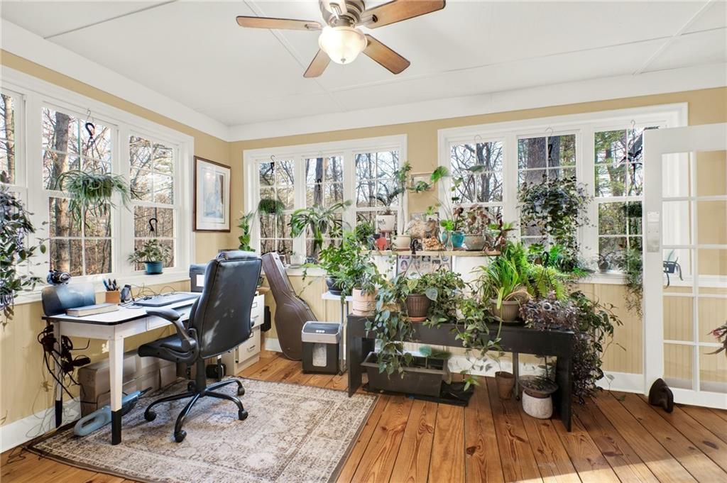 1050 Robinson Road Dahlonega, GA 30533 - Photo 20 of 28 a workspace with wooden floor