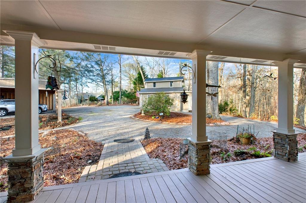 1050 Robinson Road Dahlonega, GA 30533 - Photo 8 of 28 a very nice looking room with a large window